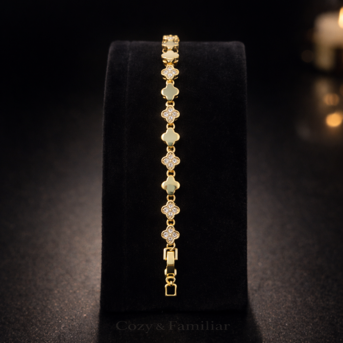 SELENE Işıltılı Yonca Detaylı Çelik Bileklik