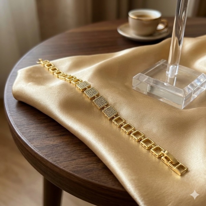 ANTONI Kare Formlu Işıltılı Bileklik