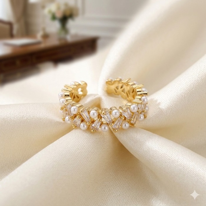 ASTOR Ayarlanabilir İnci ve Baget Taşlı Yüzük